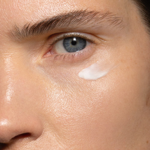 Mádara Retinol Alternative göz serumu ambalajı ve bitki bazlı formül